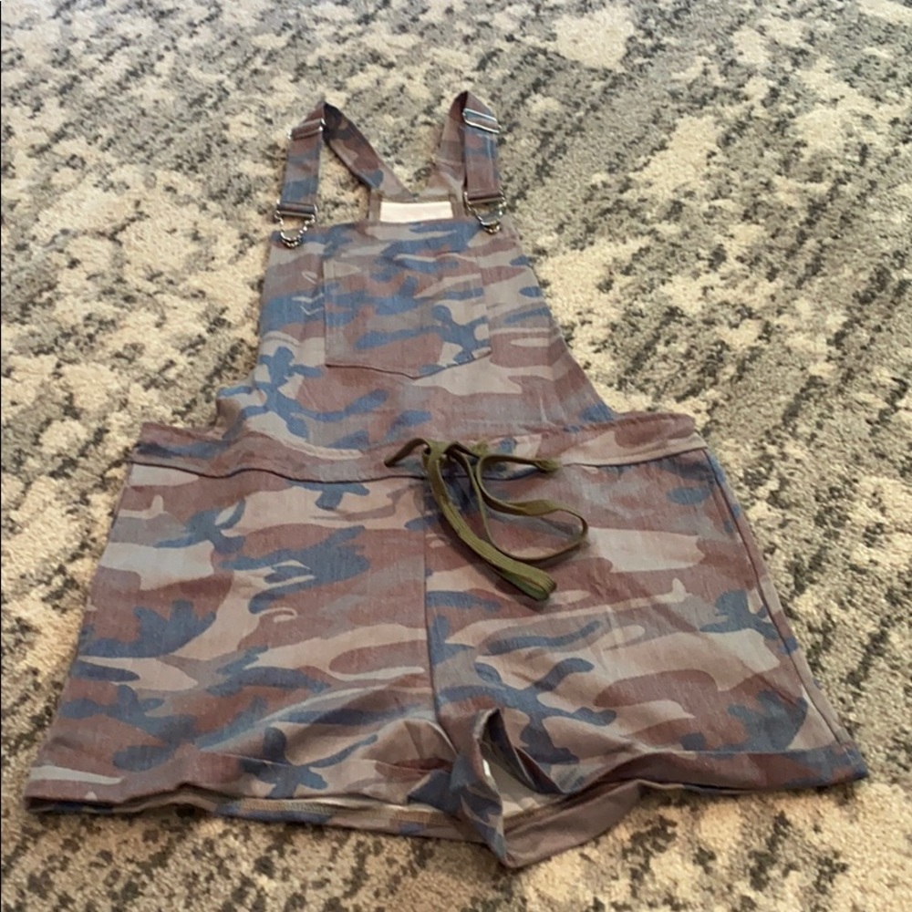 Camo shorts overalls NEW